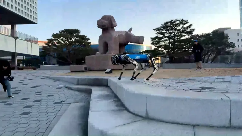 RL Framework Lets Robots Autonomously Choose Gait on Uneven Terrain
