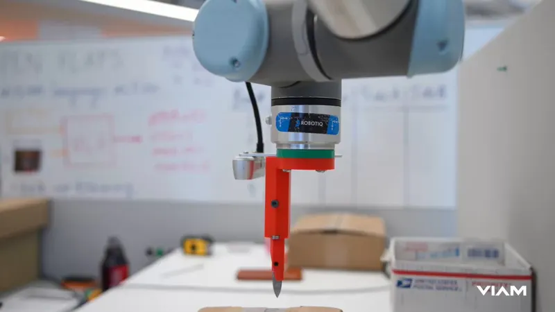 BoxBot:经典控制与VLA各司其职